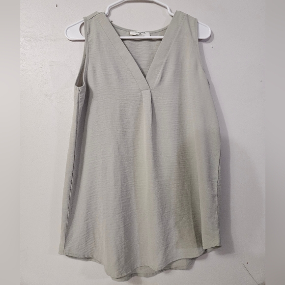 Zenana Light Green V Neck Tank Top! - Picture 1 of 5